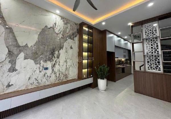 NHÀ LONG BIÊN - NỘI THẤT FULL - Ô TÔ ĐỖ GẦN -ĐỐI DIỆN 🆘 AEON MALL - NGAY CẦU VĨNH TUY