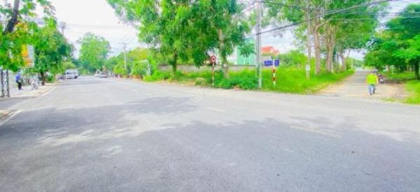 Cho thuê đất 2.200 m2 góc 3 mặt tiền 🏡 biệt thự Cồn Khương