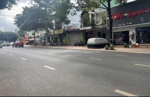 Chủ cần bán Nhà mặt phố 82m²