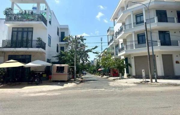 Chủ cần bán Nhà mặt phố 69m²