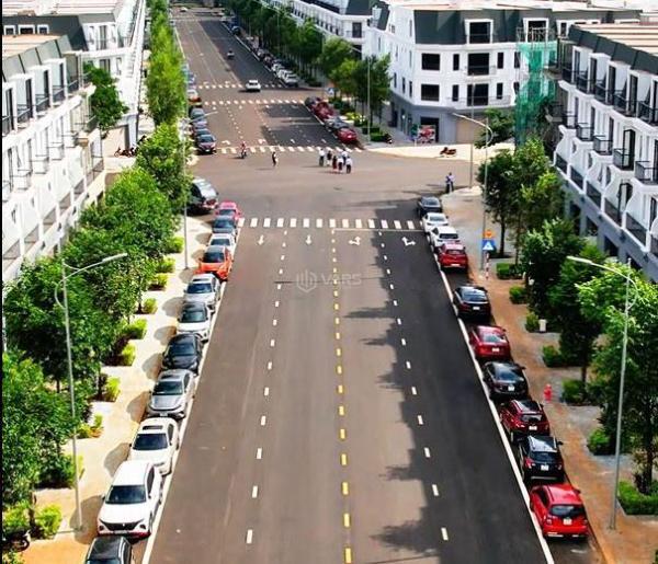 Bán Nhà mặt phố 120m²