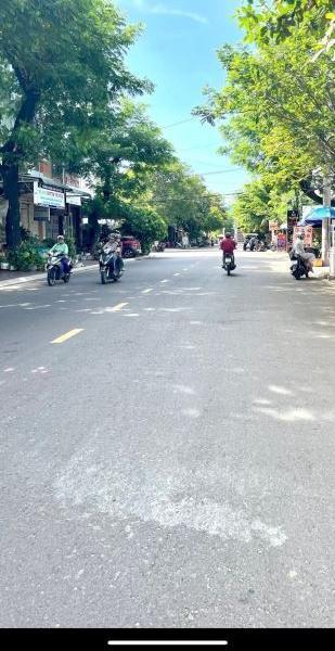 Bán Nhà mặt phố 63m²