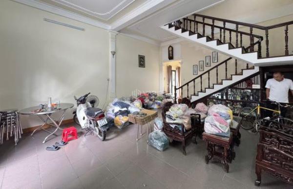 🅿️BÁN NHÀ 3 TẦNG DT 300M2 MẶT TIỀN ĐƯỜNG NGUYỄN TRÃI - TP HUẾ GIÁ SIÊU TỐT CHỈ 🏦 1.X TỶ✅
