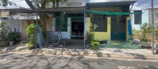 Bán Nhà mặt phố 64m²