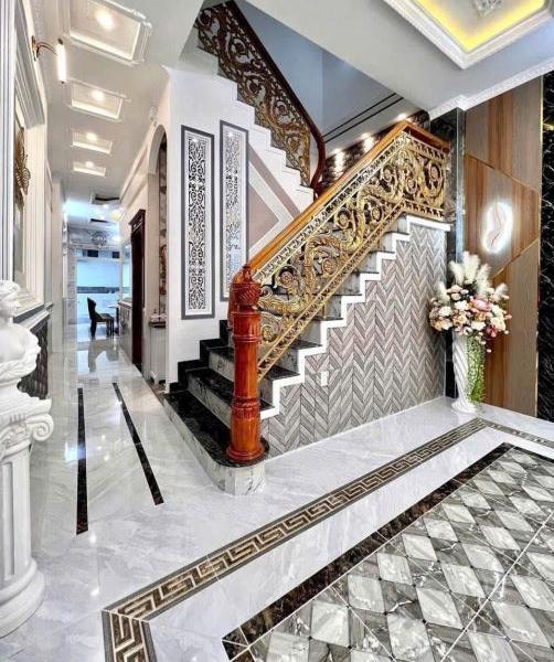 Bán Nhà mặt phố 108m²