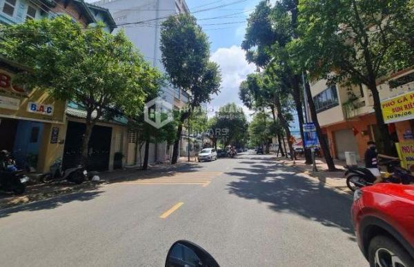 Cần bán Nhà mặt phố 99m²