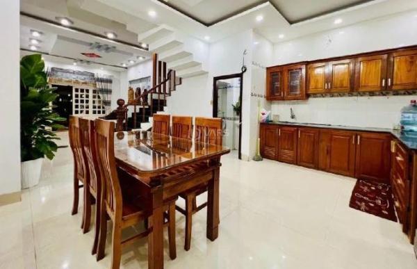 SẬP HẦM 👍 NHÀ 3 TẦNG MỚI ĐẸP CÙ CHÍNH LAN Ô TÔ NGỦ TRONG SÂN DT 113M2 NGANG 5.1M CHỈ 6.2 TỶ