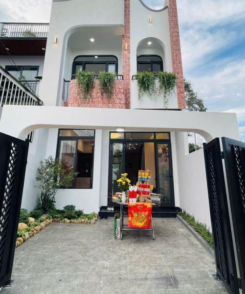 Cần bán Nhà trong hẻm 102m²