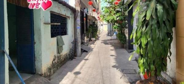 Cần bán Nhà trong hẻm 70m²