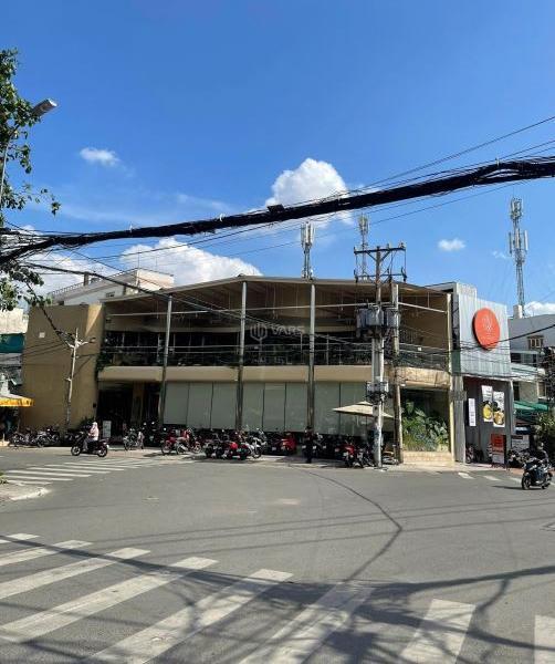 Chủ cho thuê Nhà mặt phố 105m²