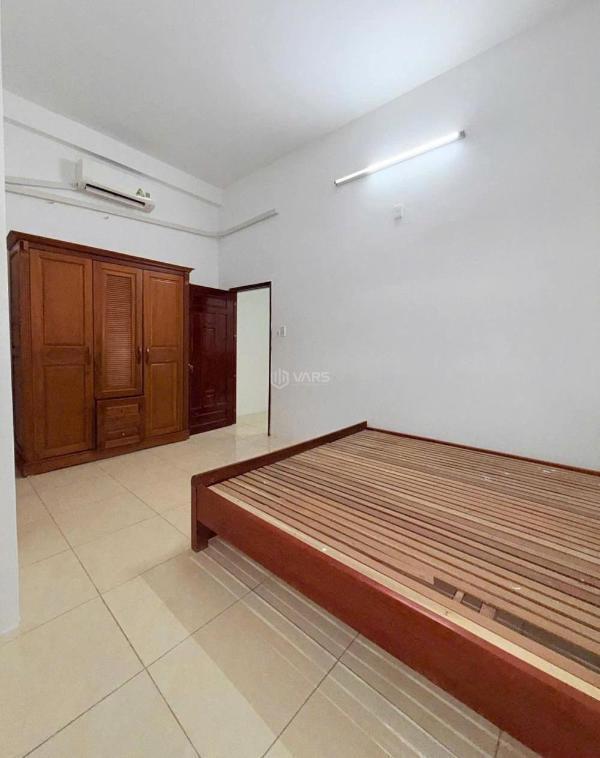 Bán Nhà mặt phố 70m²