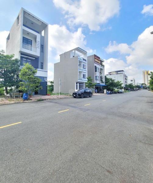 Bán nhà 🏡 1 trệt 3 lầu KDC gần làng đại học p.Bình An Tp.Dĩ An chỉ 6ty900 TL M7033