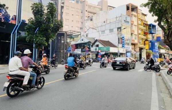 Bán nhà mặt 💥 tiền phố Tây Chu Văn An, Phú Hội, Tp. Huế 133m² chỉ 25 tỷ