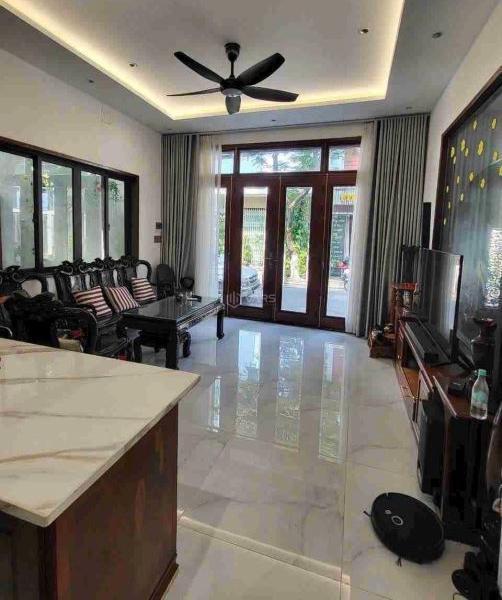 Chủ cần bán Nhà mặt phố 96m²
