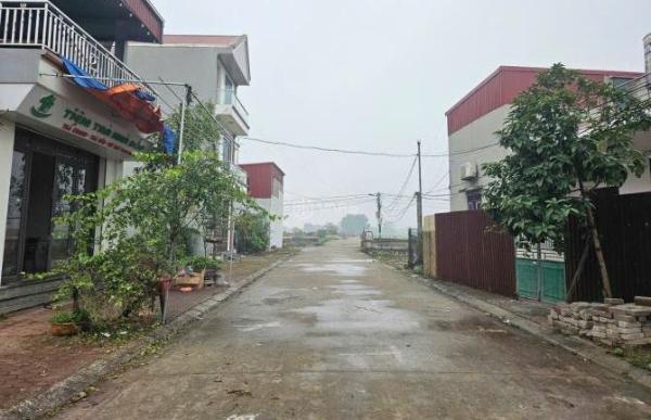 <mark style="background-color: transparent; font-weight: 400; ">Cần chuyển 🏡 nhượng lô đất giãn dân hữu chấp. gần sát VIN GROUP. TPBN</mark>
