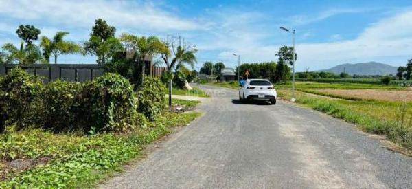 MẶT TIỂN TRẦN HUY LIỆU - TT ĐẤT ĐỎ- BRVT 🌈DT 10x37M -370m2 -120tc Khu 🏘️ dân cư ở kín,