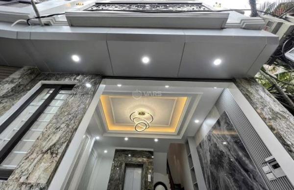 Chính chủ 🌊 bán nhà đẹp mới tinh, thang máy VIP, hơn 8 tỷ có Thương lượng.