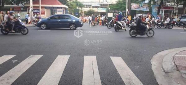 Bán Nhà trong hẻm 107m²