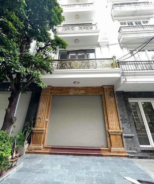 Bán Nhà mặt phố 75m²