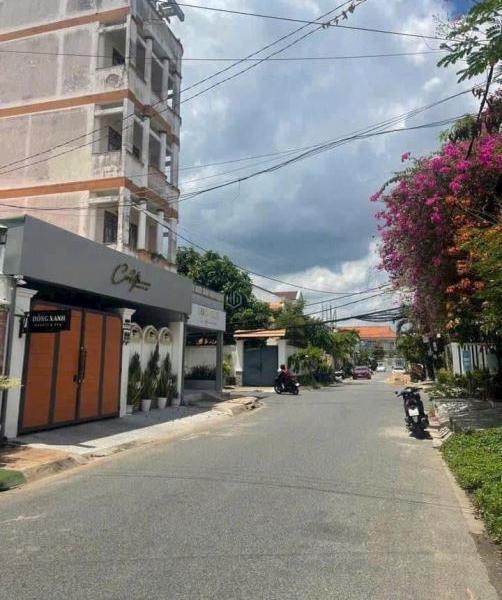 Chủ cần bán Nhà mặt phố 121m²