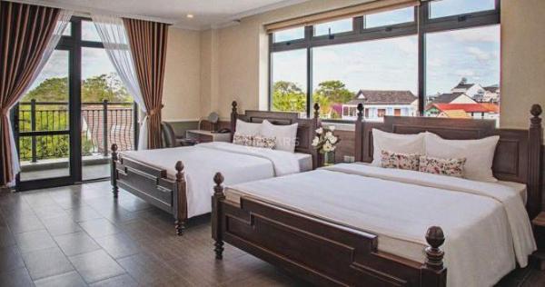 Bán khách sạn hai mặt tiền Yersin P9 Đà Lạt ngay trung 🏤 tâm