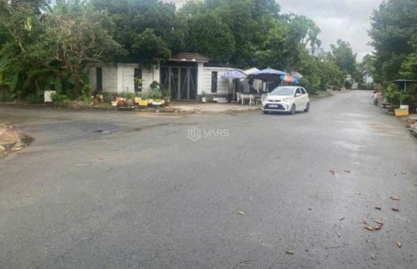 Bán Đất nền riêng lẻ 180m²