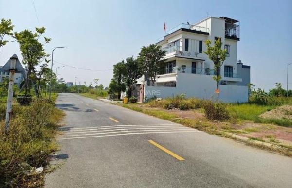 Pán lô Biệt thự nhìn vườn hoa đẹp long lanh đấu giá Kim Chân, tp BN. Giá nhỉnh 8 👍 tỷ