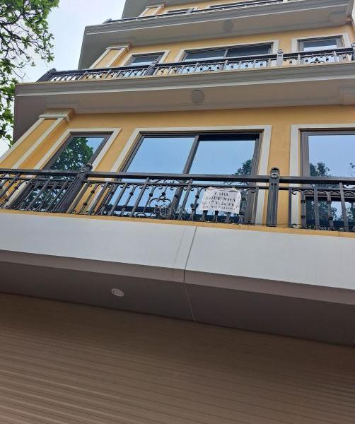 Chủ cho thuê Nhà mặt phố 160m²