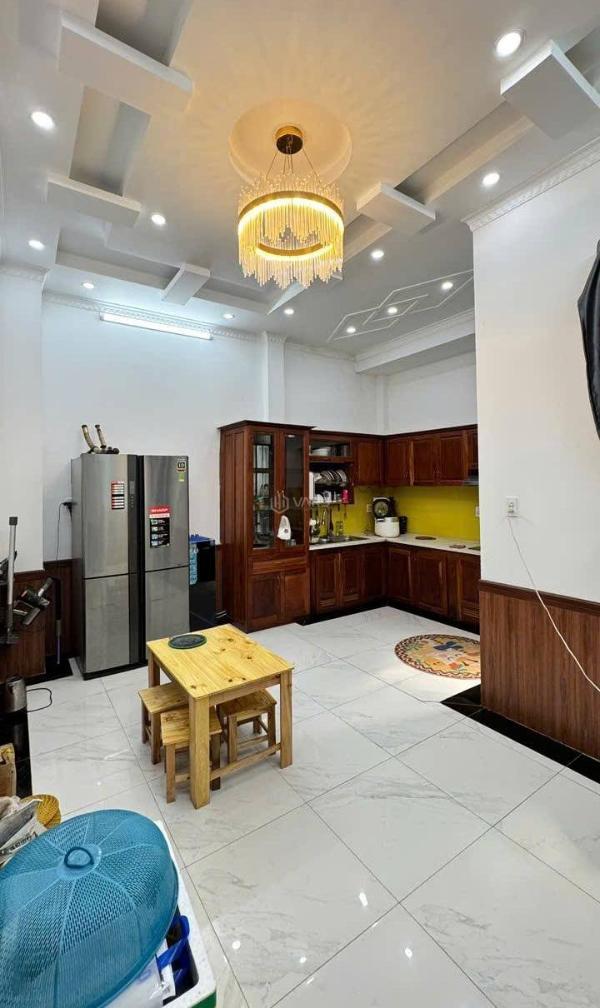 Bán nhà nam long ngay công 🏣 viên đường số 1