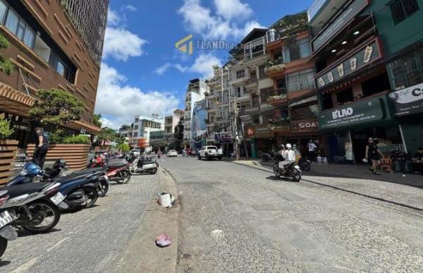 KHÁCH SẠN ĐỐI 🏬 DIỆN DALAT CENTER NGANG 9M 38 PHÒNG GIÁ 70 TỶ