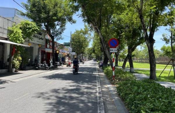 Chủ cần bán Nhà mặt phố 400m²