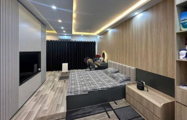 Giá Ngon! 28 Tỷ Hơn, Bán Nhà Ngõ 🆘 40 Xuân La,Tây Hồ - 90M2 - Ô Tô Tránh - 6 Tầng -Thang Máy