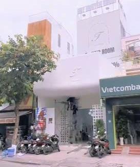 Cho thuê Nhà mặt phố 240m²