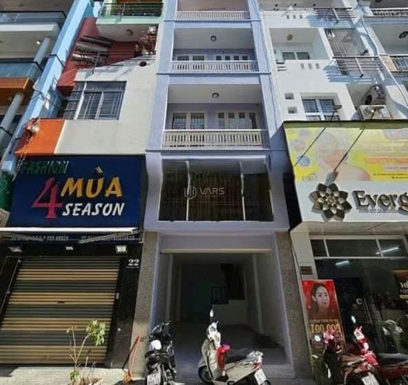 Nhà MT Hoa Lan, Phú 🏘️ Nhuận, DT 4 x 18, trệt 3 lầu, 6pn, 5wc, giá 38 tr