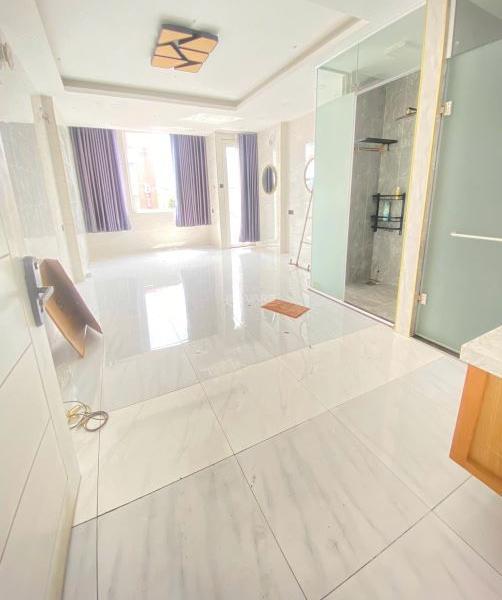 Cho thuê Nhà mặt phố 300m²