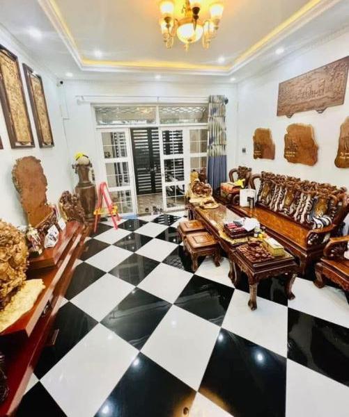 Cho thuê Nhà mặt phố 150m²