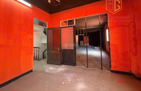 Cho thuê Nhà mặt phố 400m²
