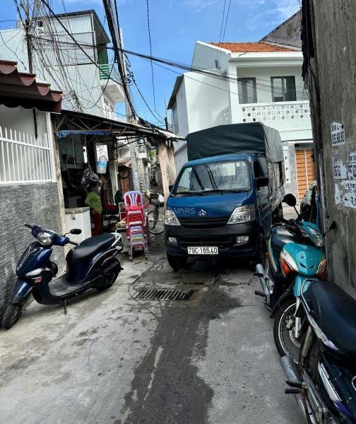 Cần bán Nhà trong hẻm 64m²