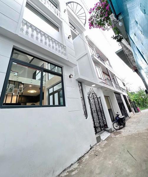 🏠 NHÀ 3 TẦNG PHONG CÁCH TÂN 🏬 CỔ ĐIỂN NGAY TTTP – GIÁ CHỈ 2 TỶ 4x- LH HẢI YẾN