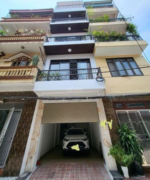 Chủ cần bán Nhà mặt phố 65m²