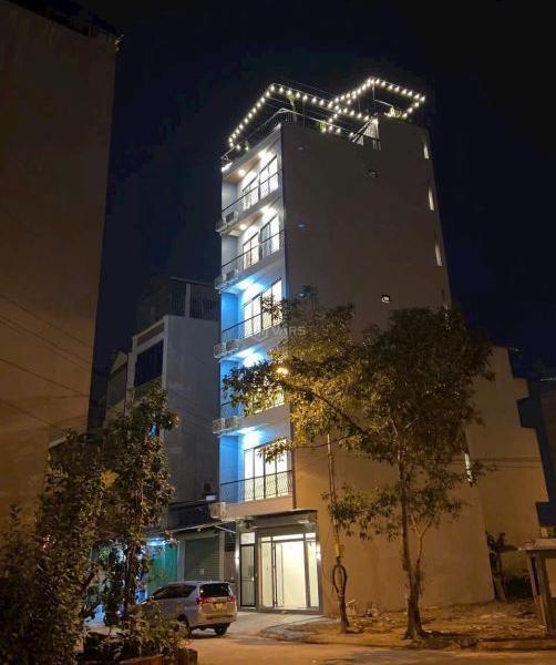 Bán nhà dịch vụ 7 tầng - Vừa ở vừa cho thuê - thang máy - view 🏢 2 chung cư - 14 tỷ