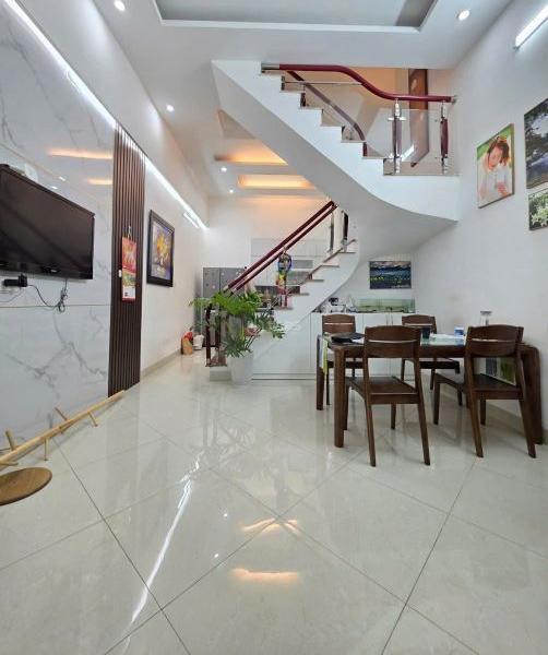 Cần bán Nhà trong hẻm 42m²