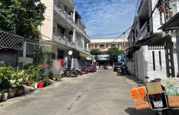 Bán nhà đường ô tô Lê Hồng 🏡 Phong, phường Tân Tiến, trung tâm thàng phố Nha Trang