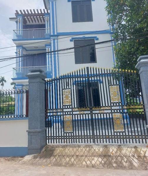 Bán nhà 3 🏢 tầng mới xây, 2 mặt tiền, ô tô