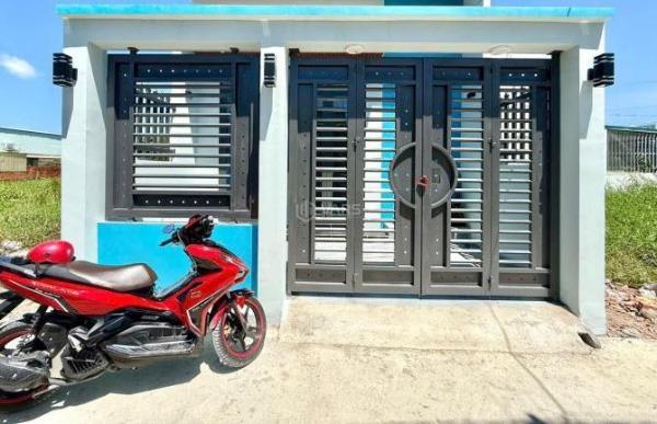 Nhà Cấp 4 ☘ Xây Tâm Huyết - Sổ Hồng Riêng . Đường Xe Hơi 🚗 Tới Nhà. Diện tích 5 x 15m
