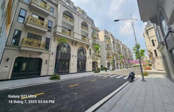 Giá siêu 🏤 rẻ căn thô - Dự Án ROYAL RIVER CITY - 80 Hạ Lý Hồng Bàng
