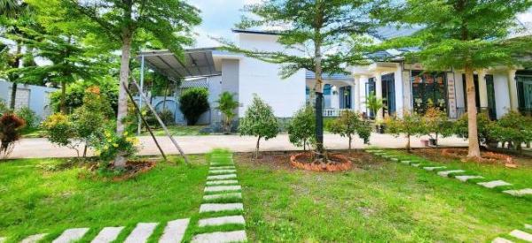 Đất Lớn 2.500m² Kèm 🏬 Nhà Vườn Đẹp Tại Đức Hòa, Long An - Giá Tốt!