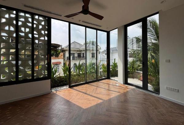 Bán Nhà mặt phố 191m²