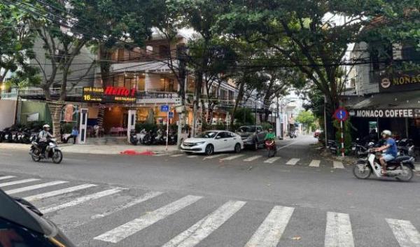Bán Nhà mặt phố 411m²