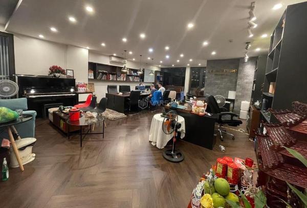 Cần bán Nhà mặt phố 205m²